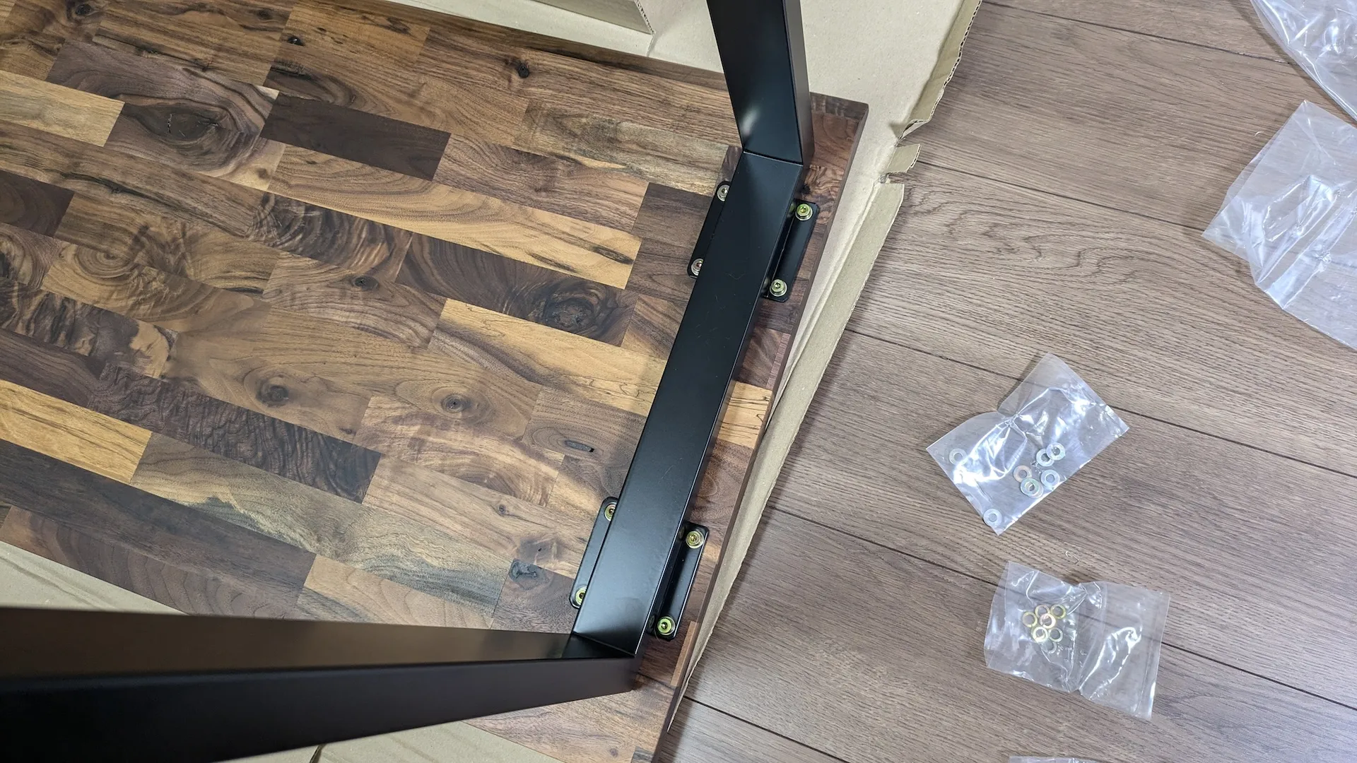 ネジを締めたところ